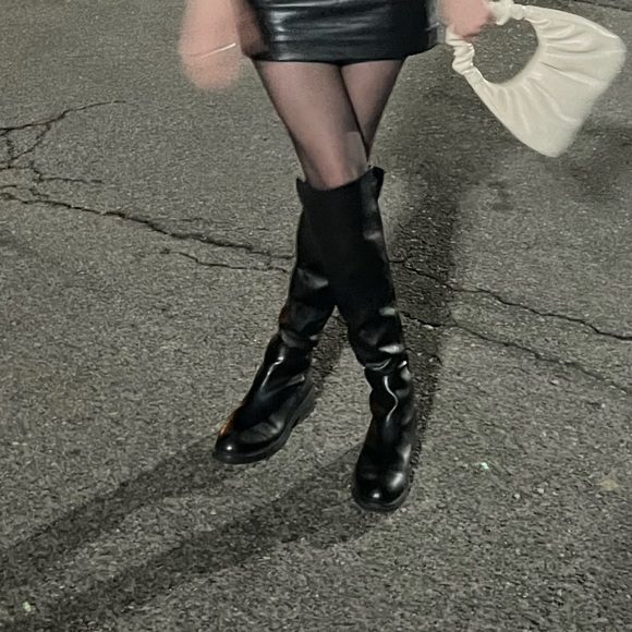 Express Boots - Picture 2 of 7